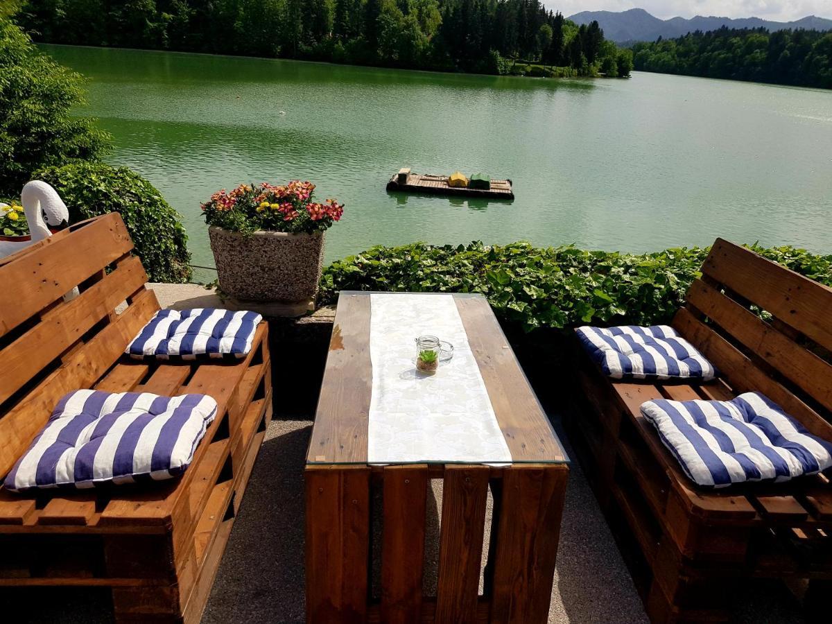 Gostisce Jezero Bed & Breakfast Medvode Ngoại thất bức ảnh